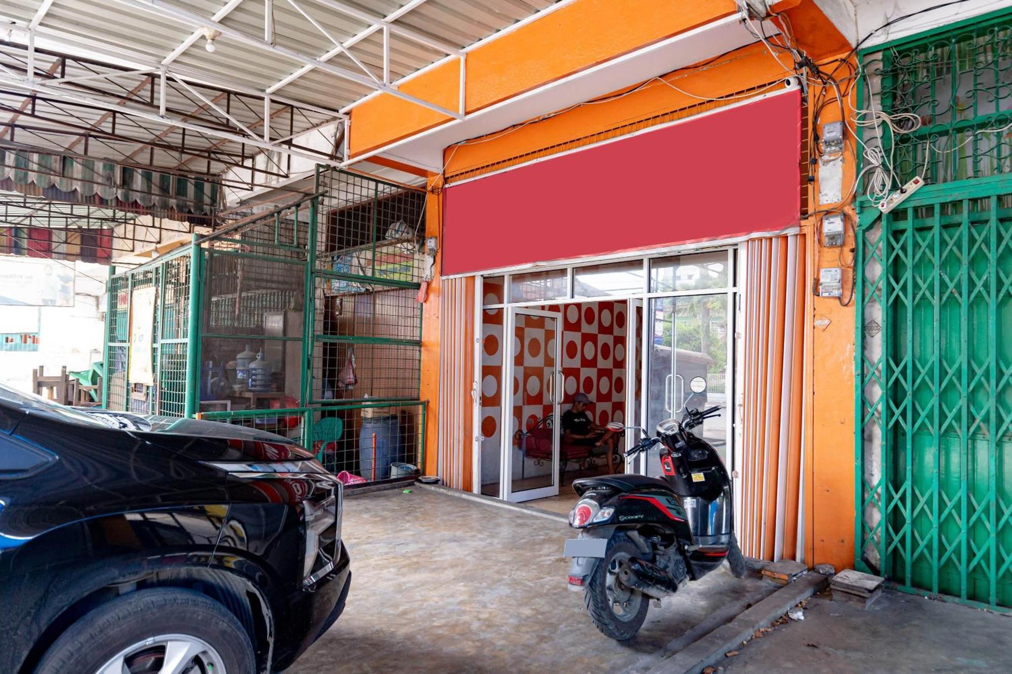 ホテル Reddoorz Near Rsud Dr Pringadi Medan 3 エクステリア 写真